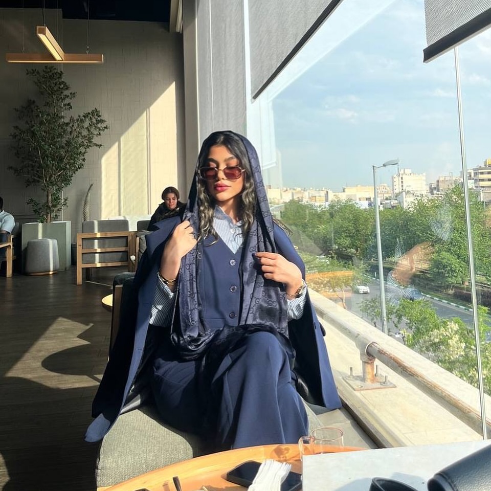 ست کامل کت و شلوار و جلیغه زنانه